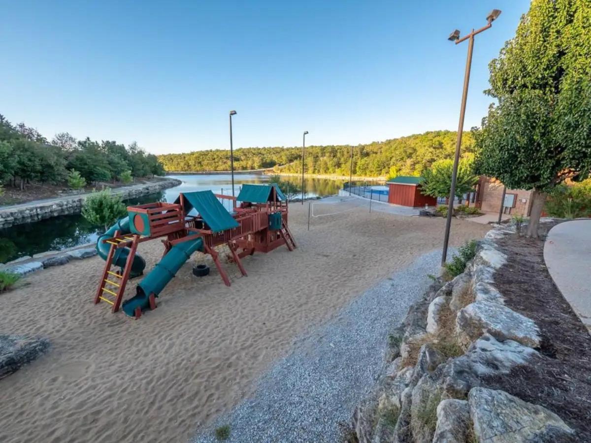 Golf On Site - Walk-In Shower - Jetted Tub - Free Attraction Tickets Included Branson Eksteriør billede