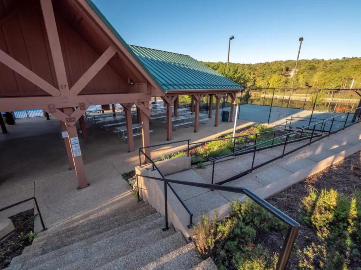 Golf On Site - Walk-In Shower - Jetted Tub - Free Attraction Tickets Included Branson Eksteriør billede